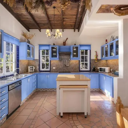 Karat Hacienda Miranda Willa