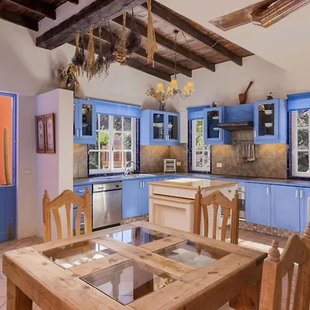 Willa Karat Hacienda Miranda *