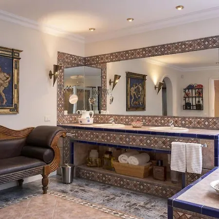 Karat Hacienda Miranda Villa